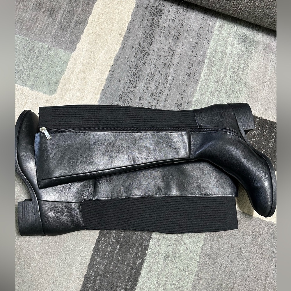 Kenneth Cole Black Levon Leather and Rib Knit Knee High Boot. Size 9 - Picture 2 of 7